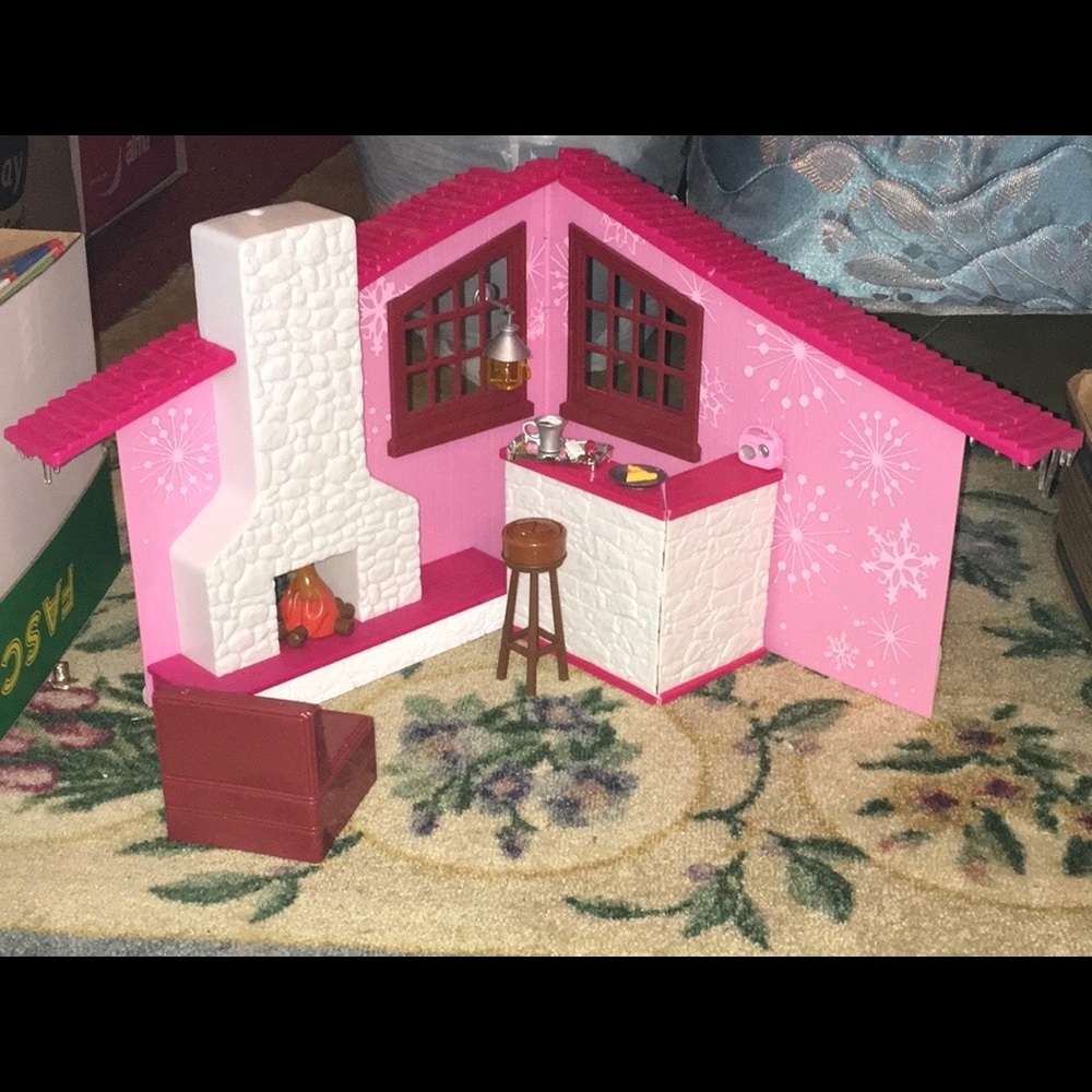 Bratz Winter Get Away, includes all pieces. ❄️